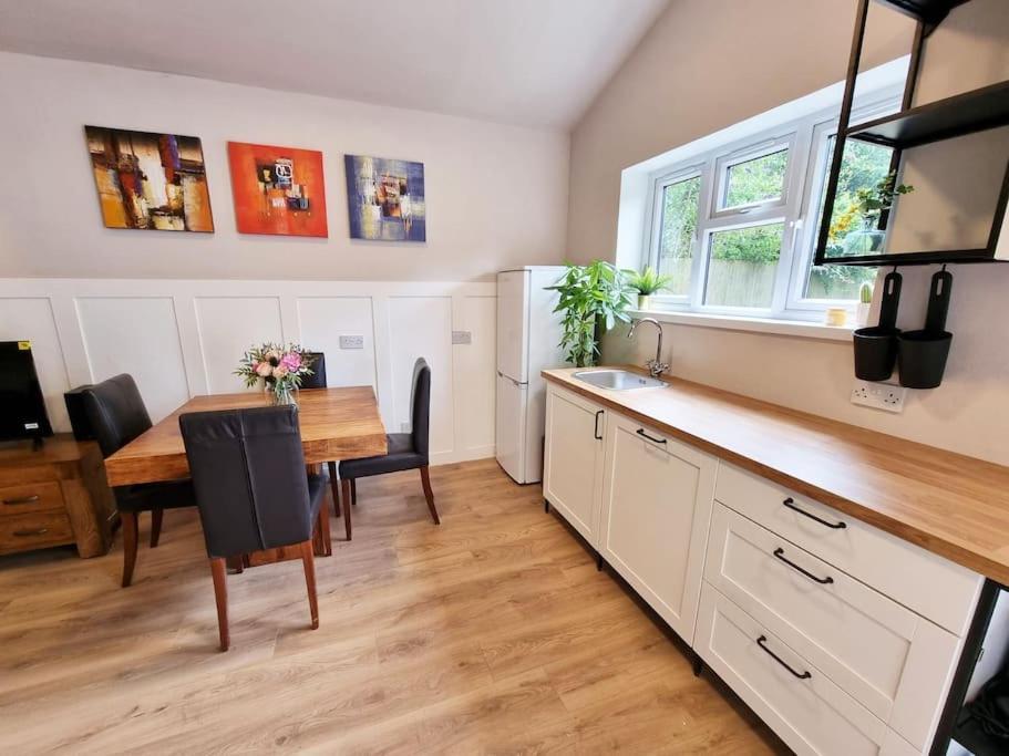 Charming Cottage Next To John Radcliffe Hospital With Free Parking Oxford Dış mekan fotoğraf